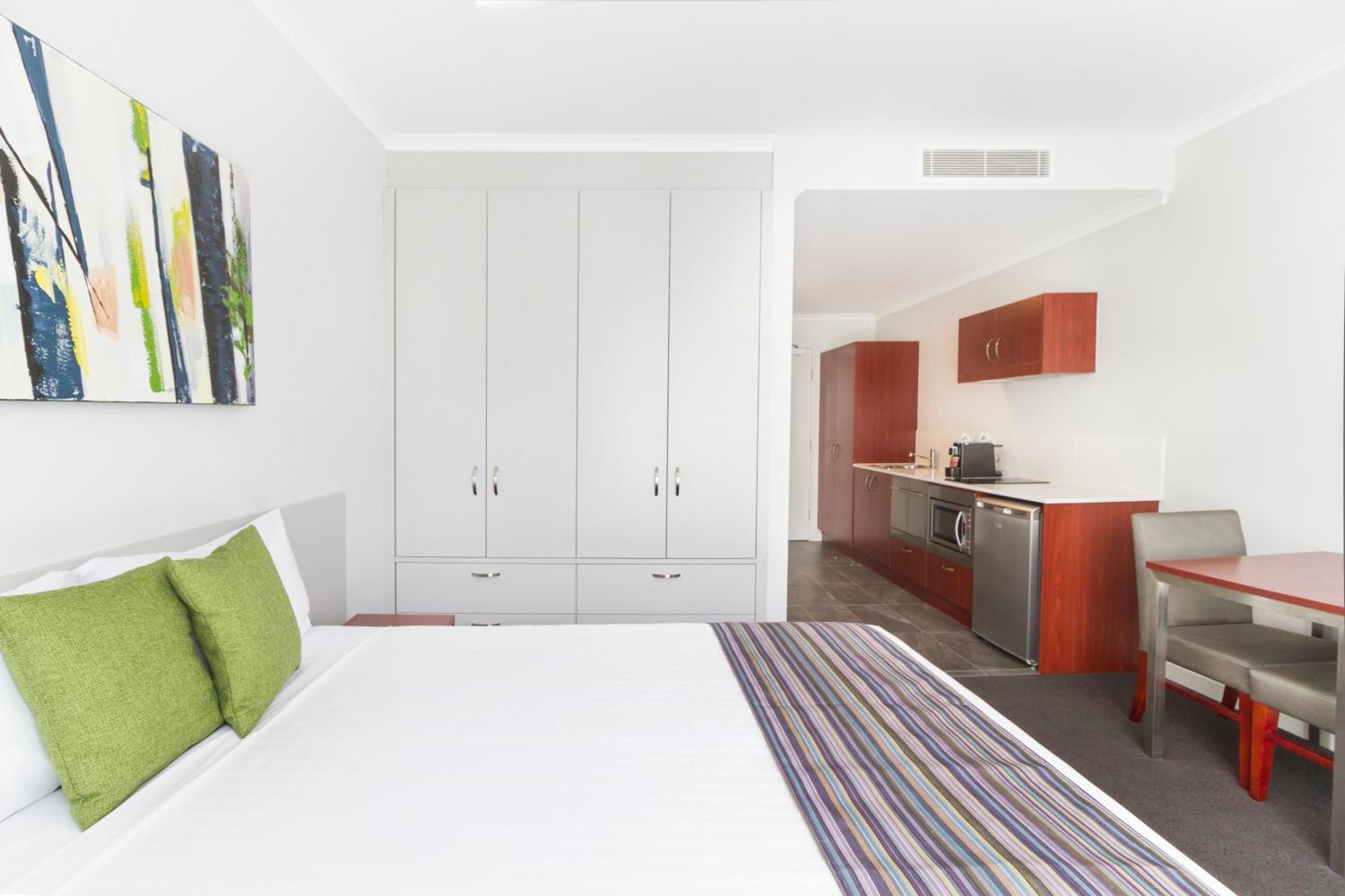 Abode Narrabundah Hotel Canberra Ngoại thất bức ảnh