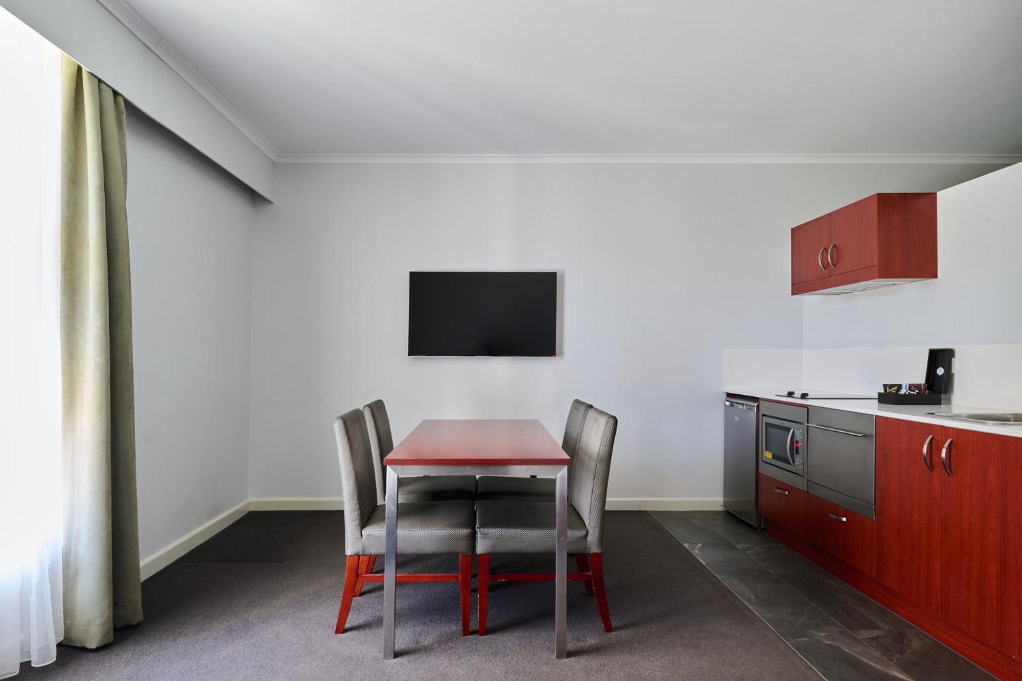 Abode Narrabundah Hotel Canberra Ngoại thất bức ảnh