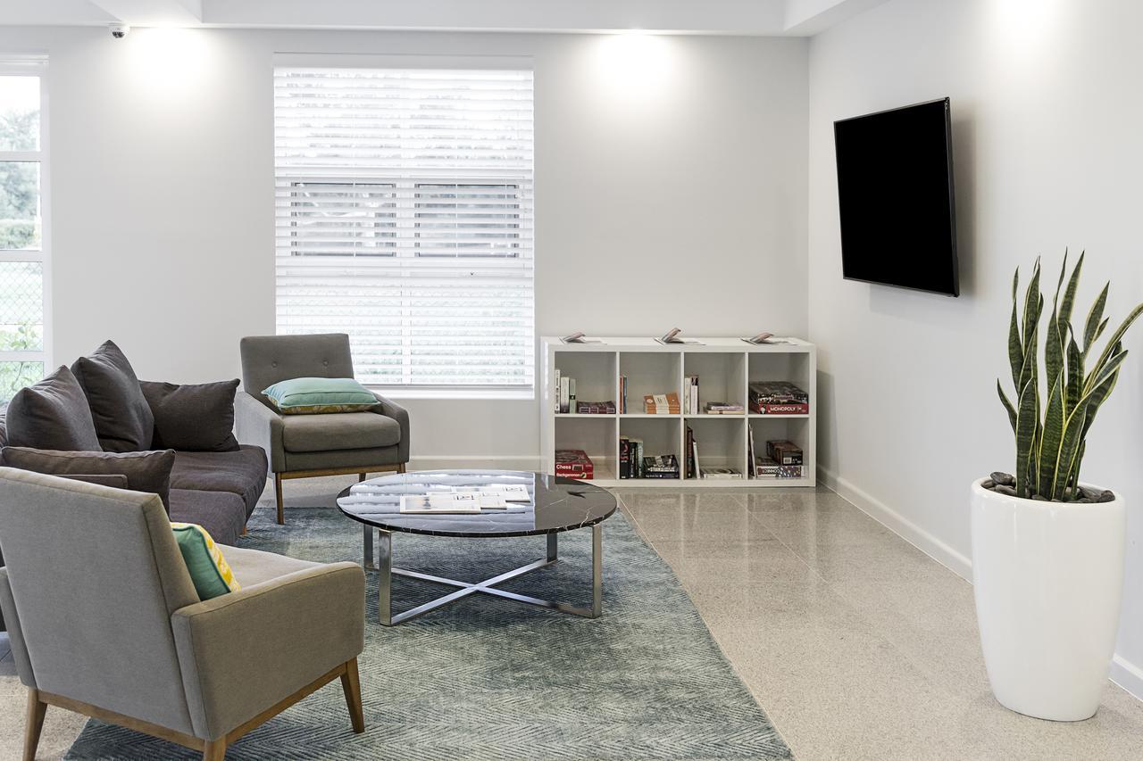 Abode Narrabundah Hotel Canberra Ngoại thất bức ảnh
