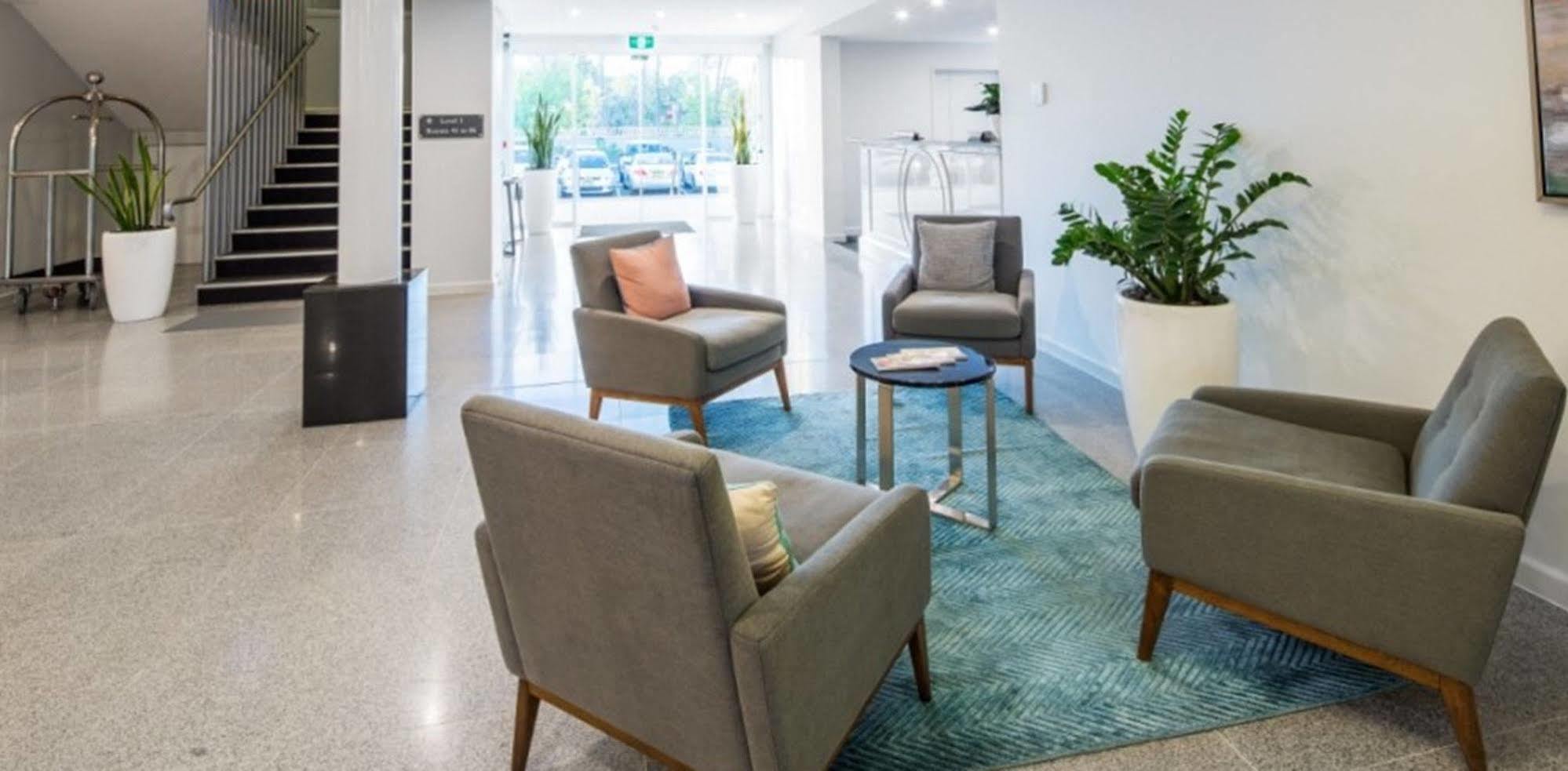 Abode Narrabundah Hotel Canberra Ngoại thất bức ảnh