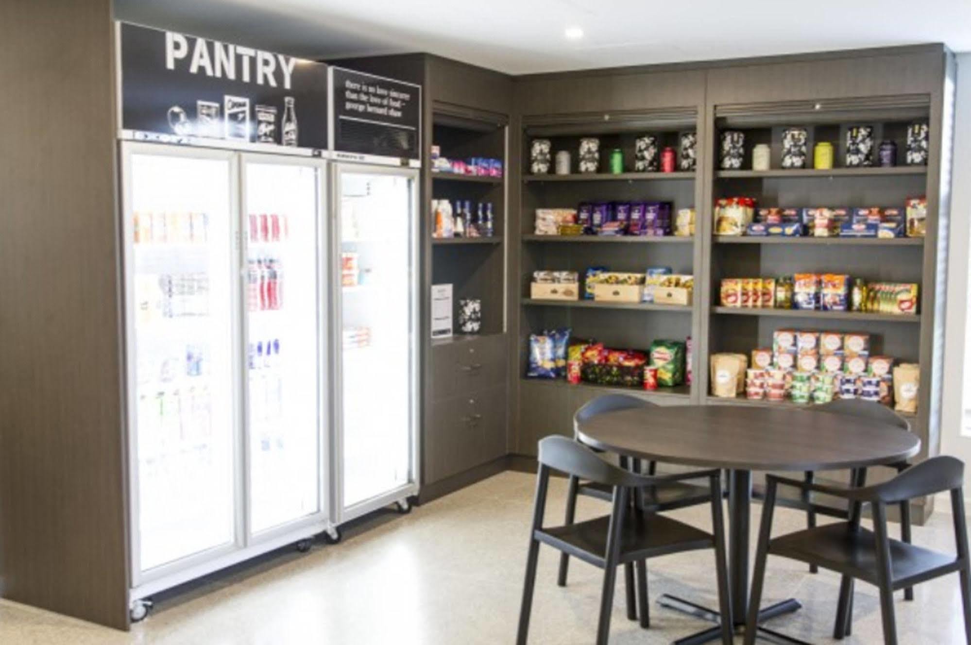 Abode Narrabundah Hotel Canberra Ngoại thất bức ảnh