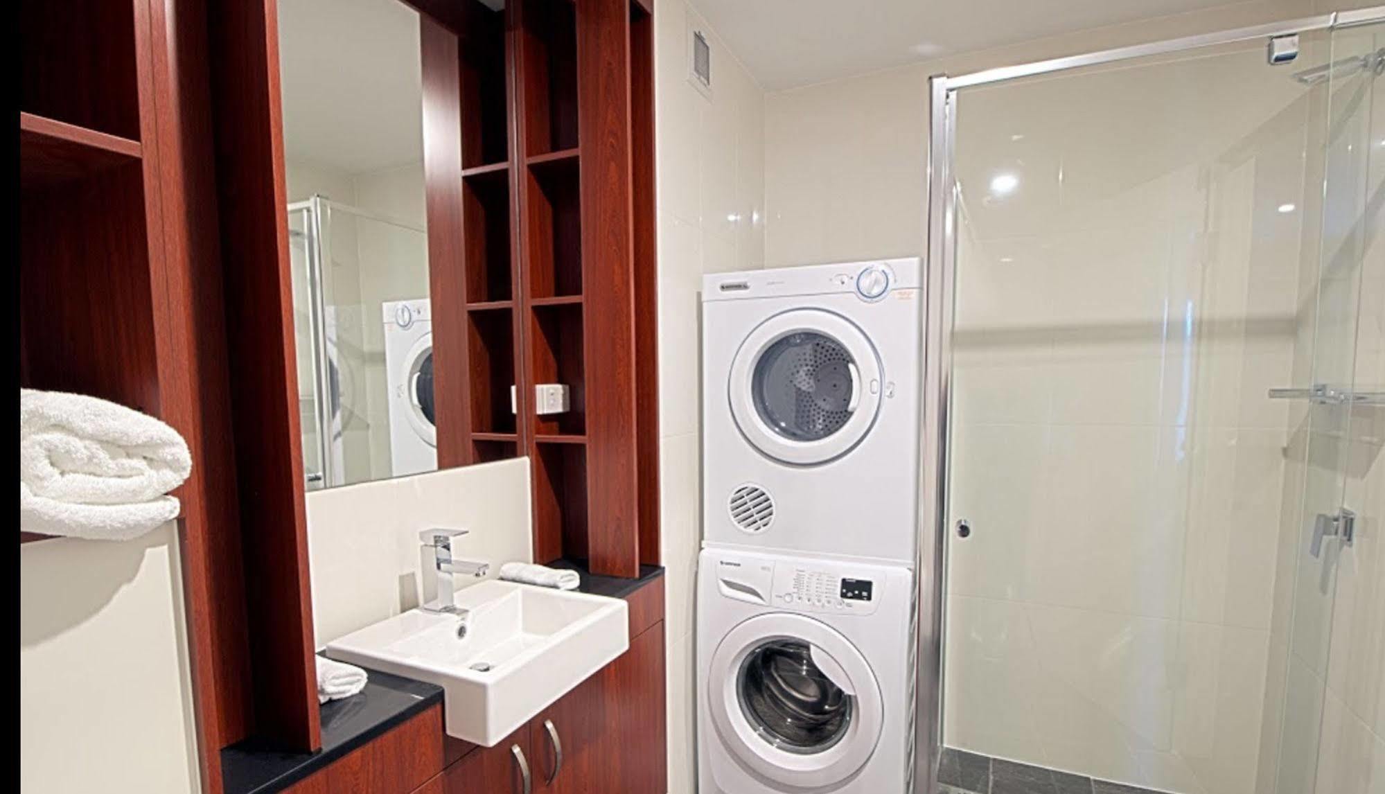 Abode Narrabundah Hotel Canberra Ngoại thất bức ảnh