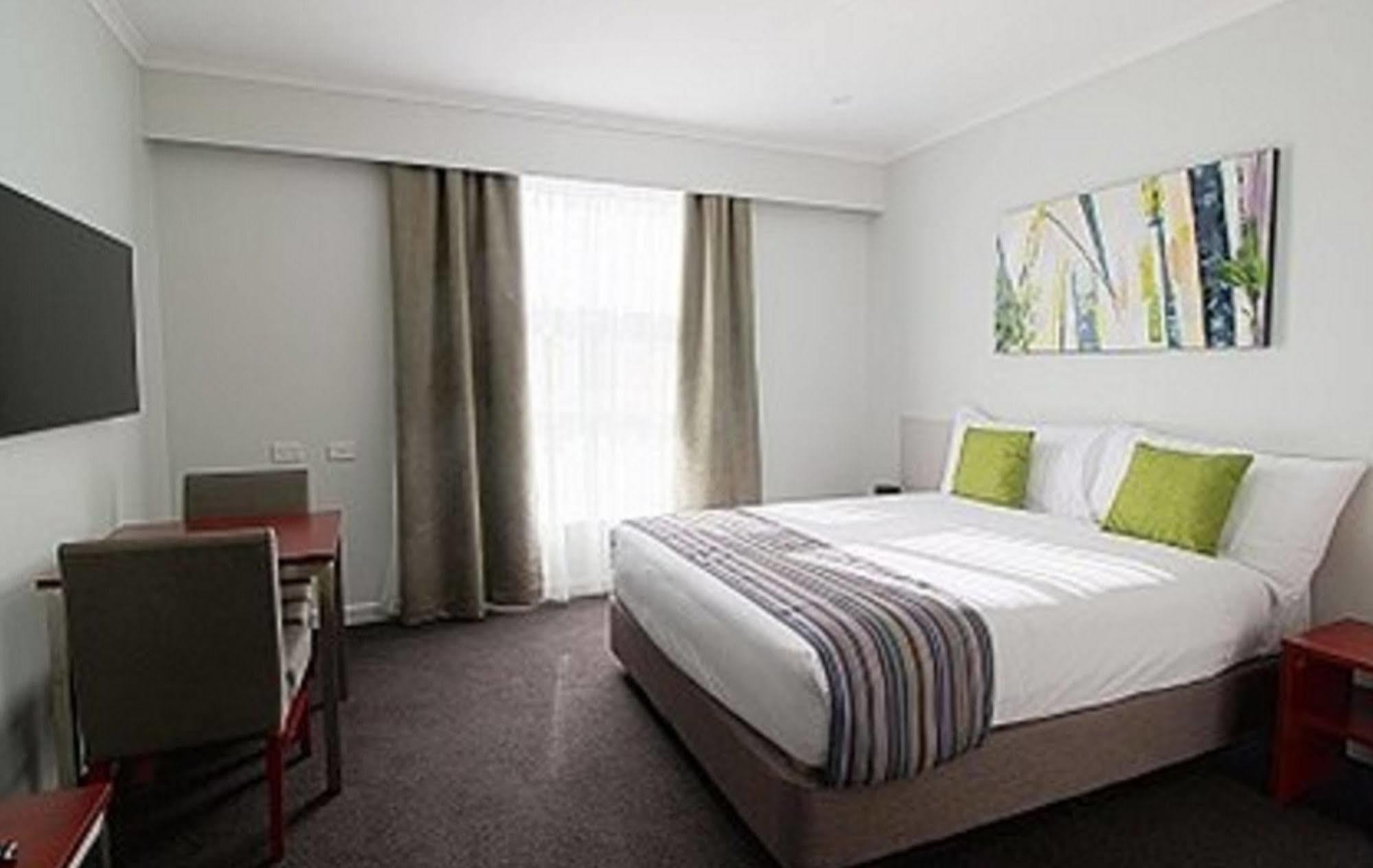 Abode Narrabundah Hotel Canberra Ngoại thất bức ảnh